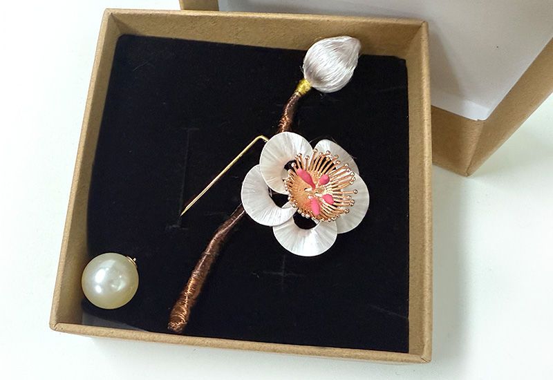 暗香影疏(雙花胸針) 暗香影疏(雙花胸針)