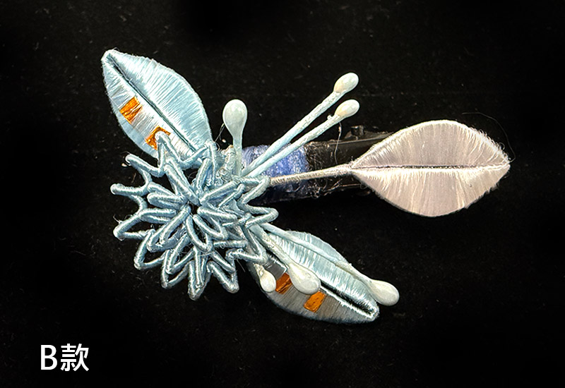 傳統紅春仔花(圓仔花)夾/胸針/髮梳 傳統紅春仔花(圓仔花)夾/胸針/髮梳