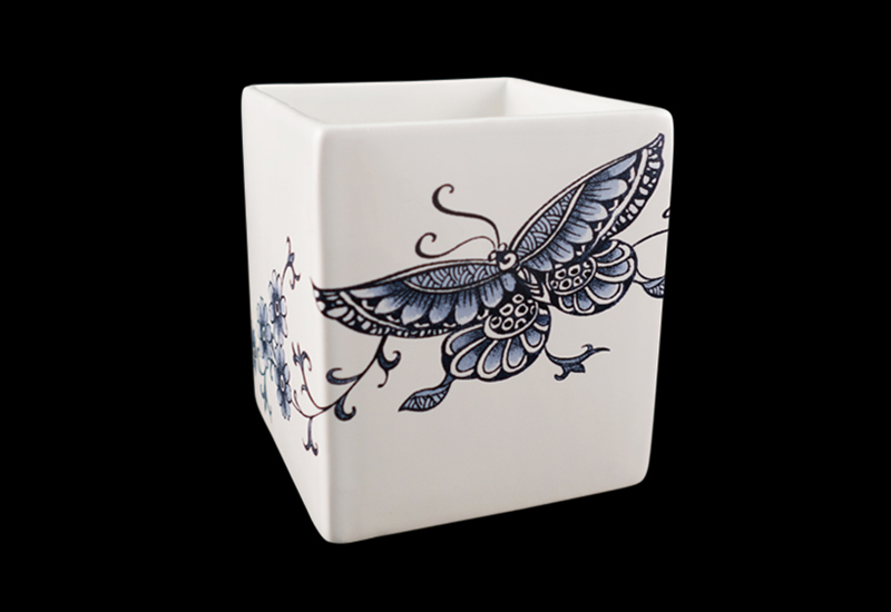 T18-青花蝴蝶筆筒 T18-青花蝴蝶筆筒